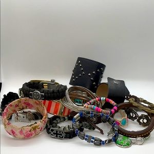 25 Piece Bundle Fashion Bracelets Costume Clairs